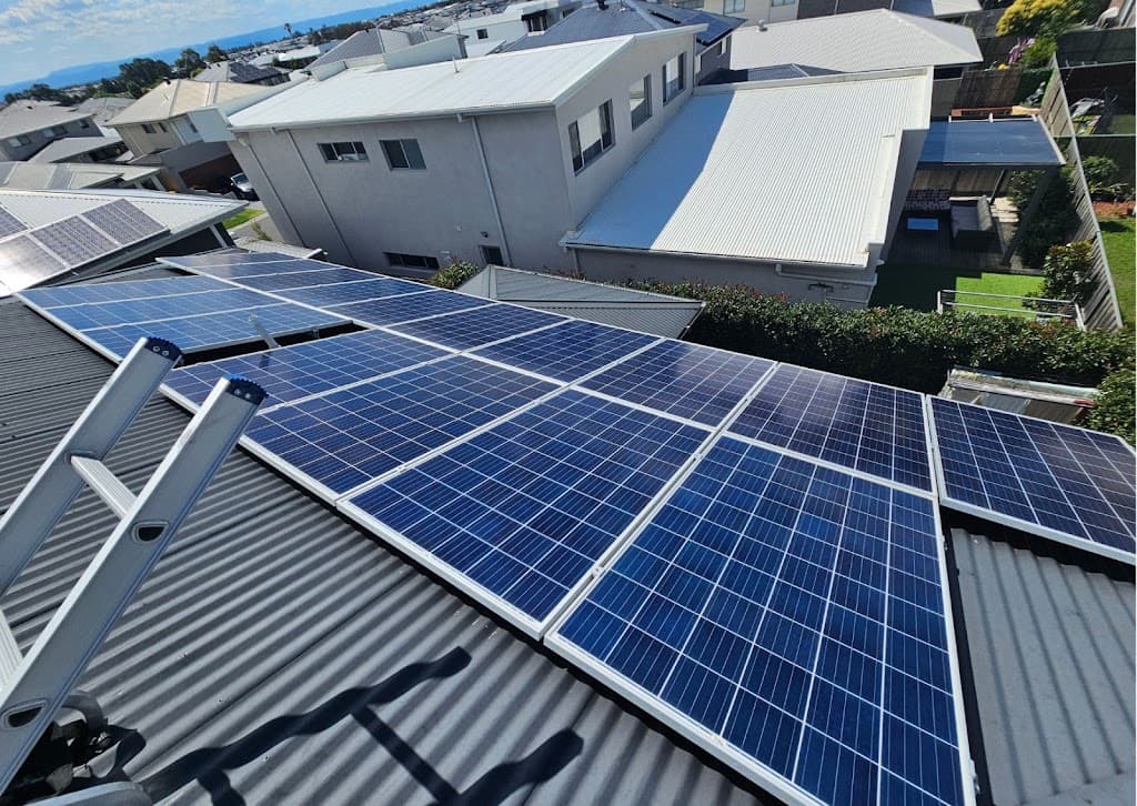 Extra Hand Solar Clean