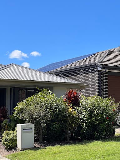 Smart House Solar | Solar Panels, Batteries & Solar Systems in Brisbane — Customer photo