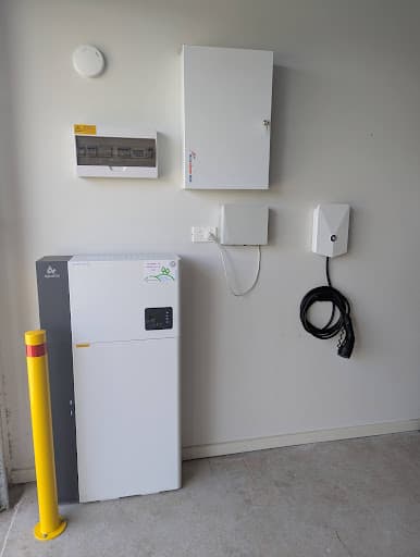 Hott Solar & Battery Solutions Wollongong — Customer photo